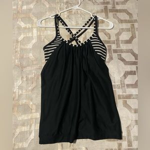 Athleta workout top with built in bra
